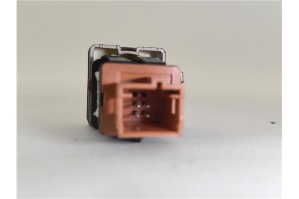 Recambio de interruptor luces emergencia para citroen c4 berlina 1.4 16v referencia OEM IAM 96480877KR  