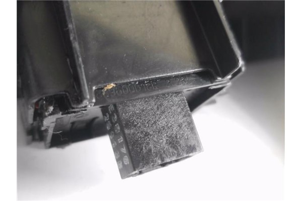 Recambio de mando elevalunas delantero derecho para renault grand scénic iii (jz0/1_) 1.5 dci referencia OEM IAM 809600016R  