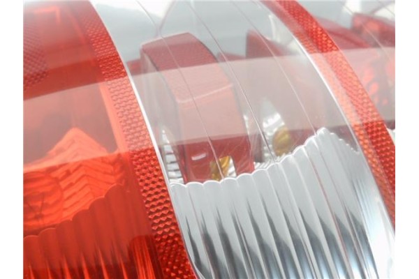 Recambio de piloto trasero izquierdo para opel zafira 1.9 cdti referencia OEM IAM 21729016  