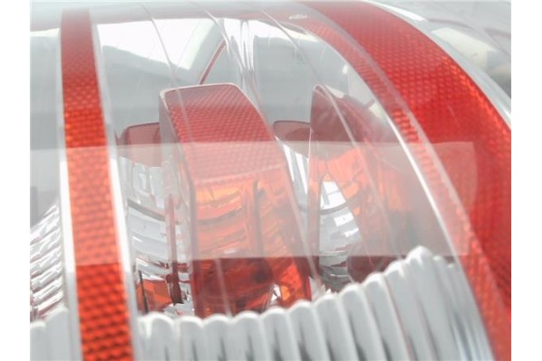 Recambio de piloto trasero izquierdo para opel zafira 1.9 cdti referencia OEM IAM 21729016  