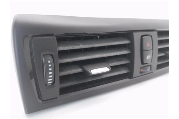 Recambio de rejilla entrada de aire para bmw serie 1 berlina 5p (f20) 1.6 118i referencia OEM IAM 920711611  