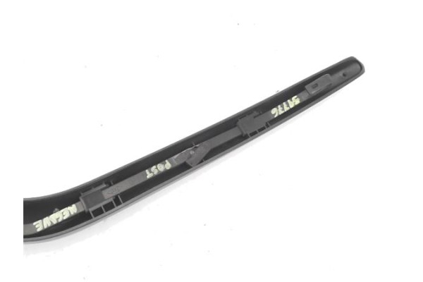 Recambio de brazo limpiaparabrisas trasero para renault megane i (ba0/1_) 1.4 16v (ba0d, ba1h, ba0w, ba10) referencia OEM IAM   