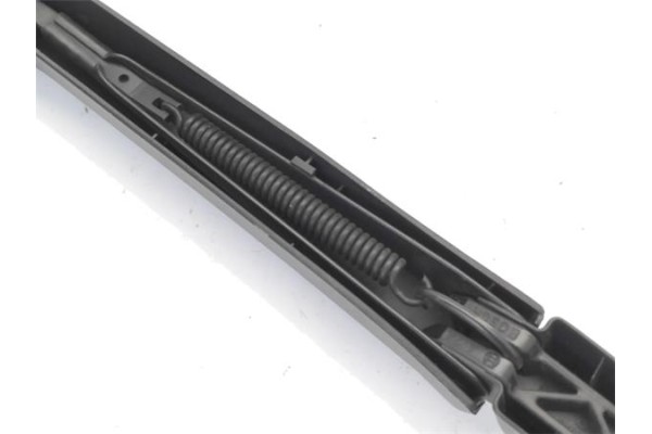 Recambio de brazo limpiaparabrisas trasero para renault megane i (ba0/1_) 1.4 16v (ba0d, ba1h, ba0w, ba10) referencia OEM IAM   