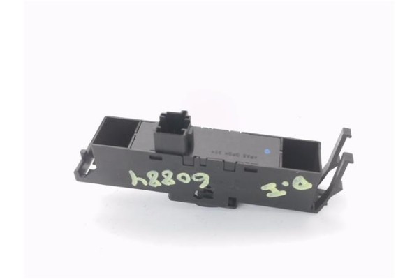 Recambio de mando elevalunas delantero izquierdo para bmw serie 3 berlina (e46) 1.9 318i referencia OEM IAM 6131838151  