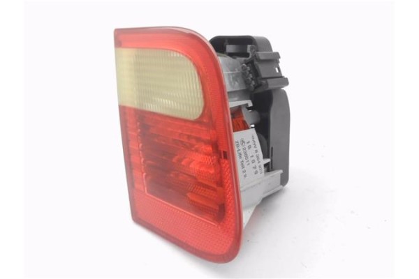 Recambio de piloto porton trasero izquierdo para bmw serie 3 berlina (e46) 1.9 318i referencia OEM IAM 8364923  