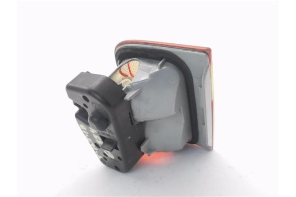 Recambio de piloto porton trasero izquierdo para bmw serie 3 berlina (e46) 1.9 318i referencia OEM IAM 8364923  