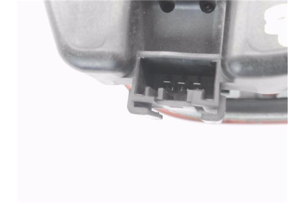 Recambio de piloto porton trasero izquierdo para bmw serie 3 berlina (e46) 1.9 318i referencia OEM IAM 8364923  