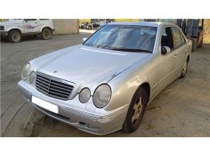 mercedes-benz clase e (bm 210) berlina del año 2001