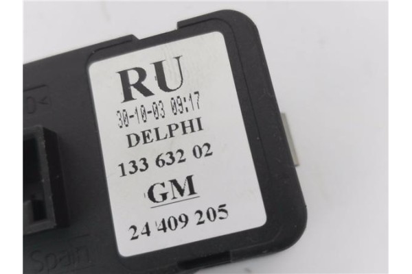 Recambio de mando elevalunas delantero izquierdo para opel meriva 1.7 cdti referencia OEM IAM 13363202 24409205 