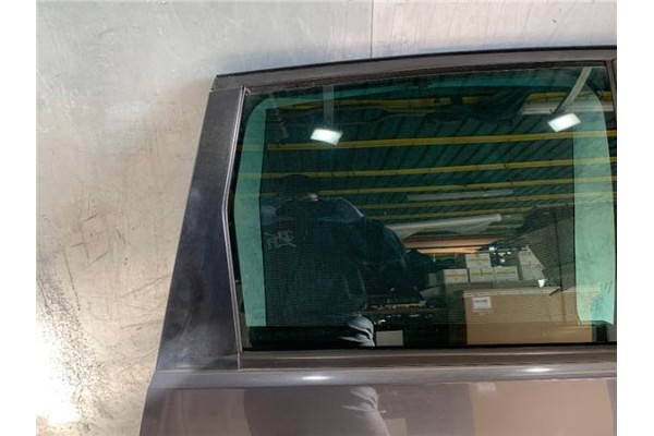 Recambio de puerta trasero derecha para ford focus c-max 1.6 referencia OEM IAM   