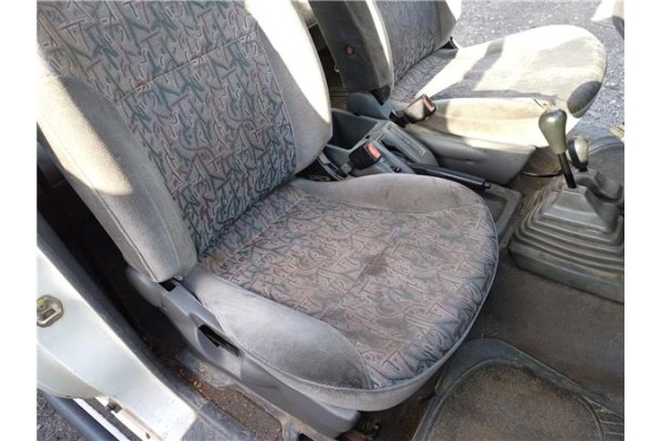 Recambio de asiento delantero derecho para nissan terrano ii (r20) 2.7 td 4wd referencia OEM IAM   