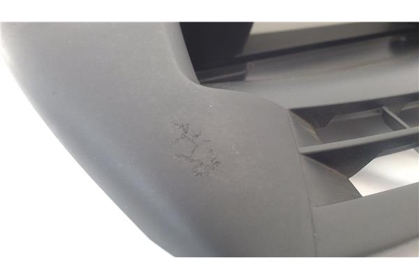 Recambio de display para citroen c4 berlina 1.4 16v referencia OEM IAM 281124203A P96572391ZD 