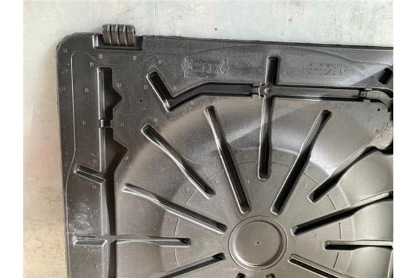 Recambio de guarnecido piso maletero para jeep grand cherokee (wj/wg) 2.7 crd laredo referencia OEM IAM 5HB55TRMAA  
