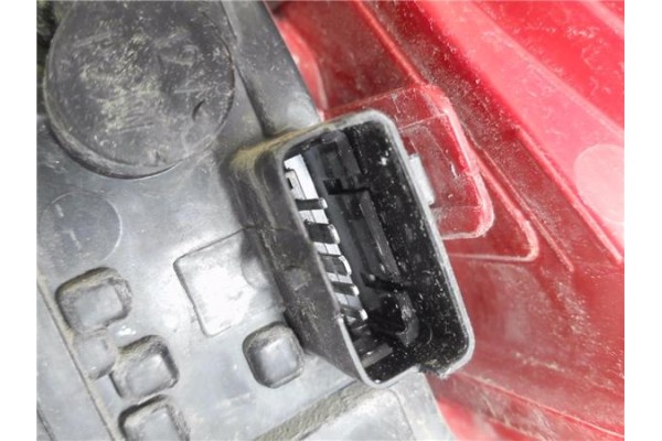 Recambio de piloto trasero izquierdo para citroen c4 berlina 1.4 16v referencia OEM IAM 9646801777 4CXX13405A 