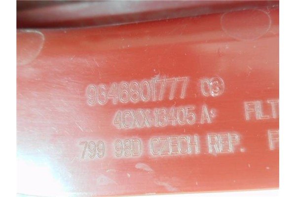 Recambio de piloto trasero izquierdo para citroen c4 berlina 1.4 16v referencia OEM IAM 9646801777 4CXX13405A 