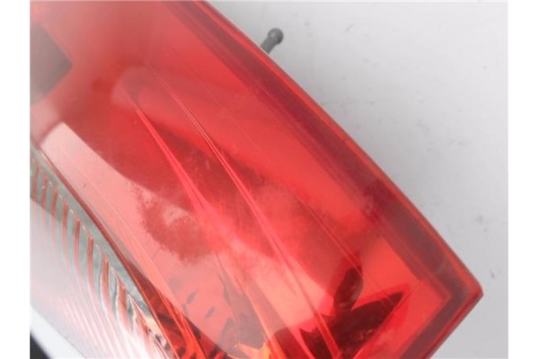 Recambio de piloto trasero izquierdo para citroen c4 berlina 1.4 16v referencia OEM IAM 9646801777 4CXX13405A 