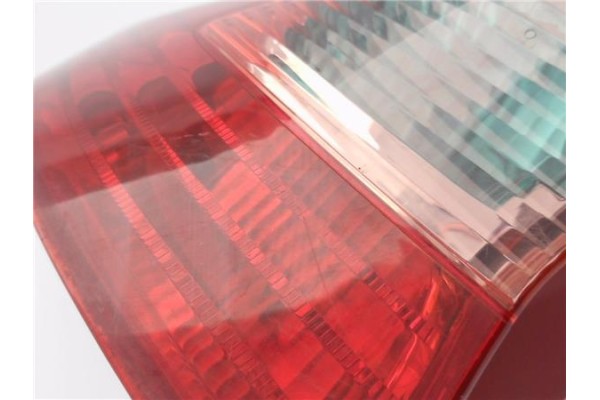 Recambio de piloto trasero izquierdo para citroen c4 berlina 1.4 16v referencia OEM IAM 9646801777 4CXX13405A 