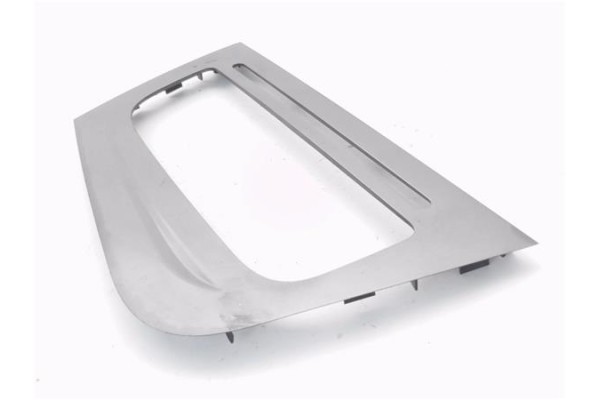 Recambio de embellecedor consola central para seat leon (1p1) 1.9 tdi referencia OEM IAM 1P1858063C  