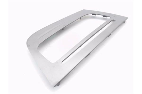 Recambio de embellecedor consola central para seat leon (1p1) 1.9 tdi referencia OEM IAM 1P1858063C  