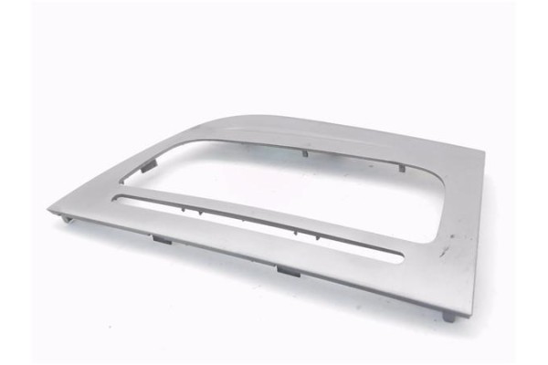 Recambio de embellecedor consola central para seat leon (1p1) 1.9 tdi referencia OEM IAM 1P1858063C  