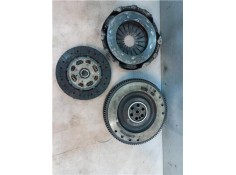 Recambio de kit embrague completo para nissan trade furgón 3.0 tdic referencia OEM IAM 300019C528  