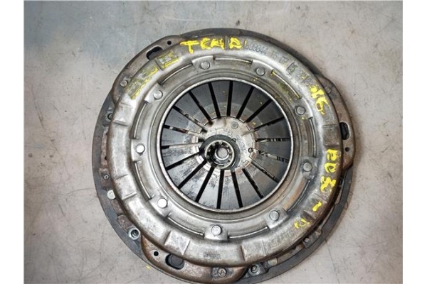 Recambio de kit embrague completo para nissan trade furgón 3.0 tdic referencia OEM IAM 300019C528  