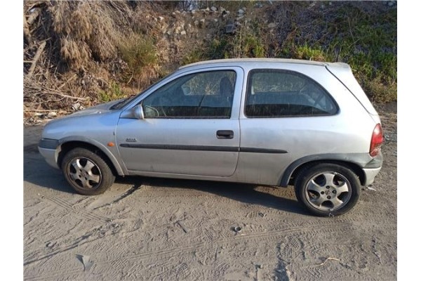opel corsa b del año 2000