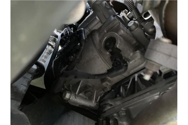 Recambio de compresor aire acond. para opel astra j berlina 5p 1.6 selective referencia OEM IAM 39201703  