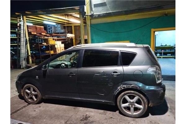 toyota corolla verso (r1) del año 2006