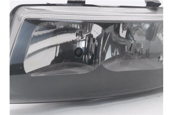 Recambio de faro delantero izquierdo para seat leon (1m1) 1.9 tdi referencia OEM IAM 1M1941001D 67742691 