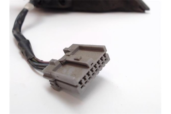 Recambio de retrovisor electrico izquierdo para nissan primera hatchback (p12) referencia OEM IAM   