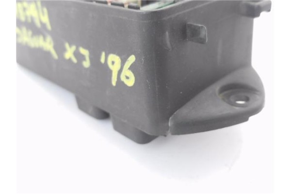 Recambio de caja fusibles/rele para jaguar xj (x300) 6 sovereign 4.0 referencia OEM IAM LNA2800DF 518623012 