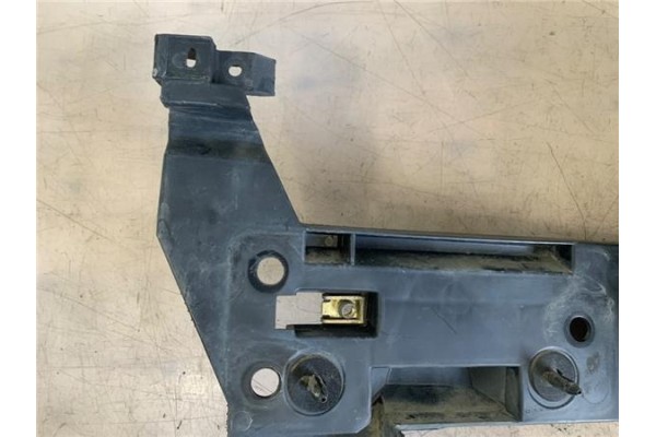Recambio de soporte derecho paragolpes trasero para opel movano furgón/combi 2.5 combi corto l1h1 2.8t referencia OEM IAM 916166