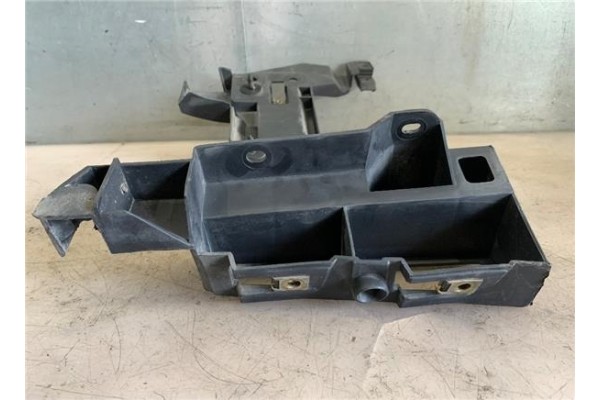 Recambio de soporte derecho paragolpes trasero para opel movano furgón/combi 2.5 combi corto l1h1 2.8t referencia OEM IAM 916166