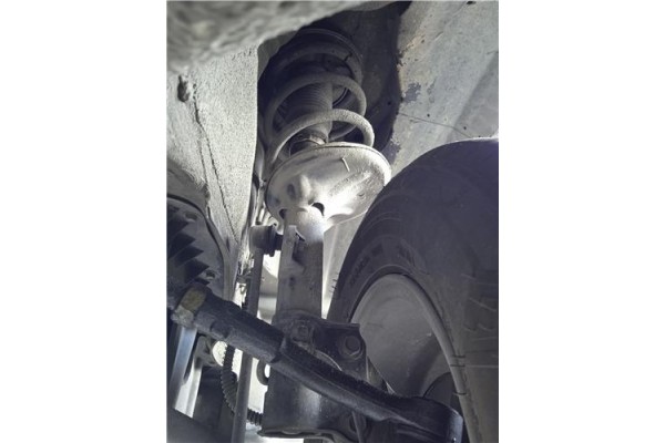 Recambio de amortiguador delantero derecho para hyundai tucson (jm) 2.0 crdi referencia OEM IAM 546612E500  