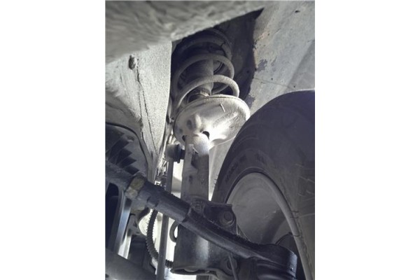 Recambio de amortiguador delantero derecho para hyundai tucson (jm) 2.0 crdi referencia OEM IAM 546612E500  