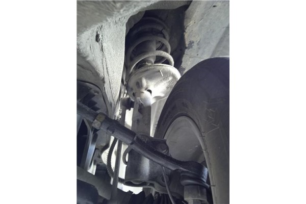 Recambio de amortiguador delantero derecho para hyundai tucson (jm) 2.0 crdi referencia OEM IAM 546612E500  