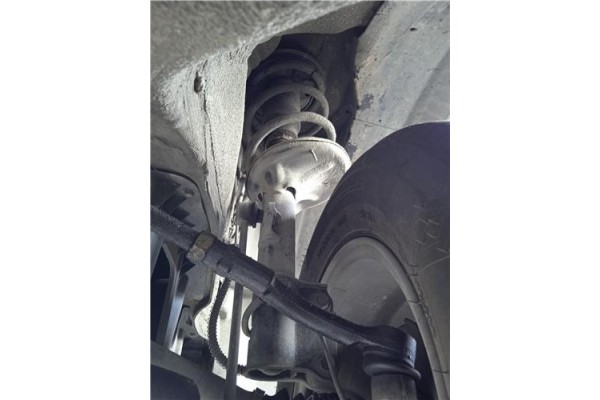 Recambio de amortiguador delantero derecho para hyundai tucson (jm) 2.0 crdi referencia OEM IAM 546612E500  