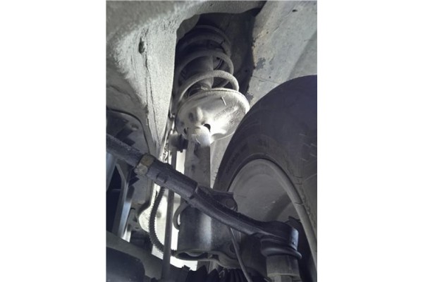 Recambio de amortiguador delantero derecho para hyundai tucson (jm) 2.0 crdi referencia OEM IAM 546612E500  