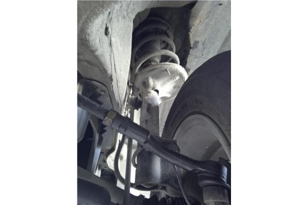 Recambio de amortiguador delantero derecho para hyundai tucson (jm) 2.0 crdi referencia OEM IAM 546612E500  