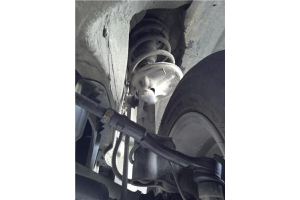 Recambio de amortiguador delantero derecho para hyundai tucson (jm) 2.0 crdi referencia OEM IAM 546612E500  