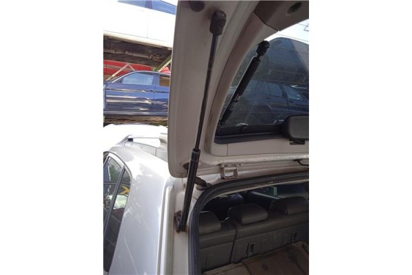 Recambio de amortiguador porton para hyundai tucson (jm) 2.0 crdi referencia OEM IAM 817712  