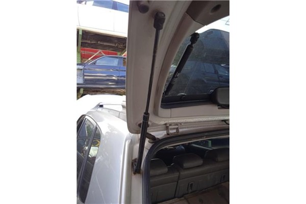 Recambio de amortiguador porton para hyundai tucson (jm) 2.0 crdi referencia OEM IAM 817712  