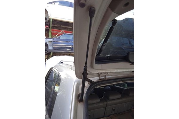 Recambio de amortiguador porton para hyundai tucson (jm) 2.0 crdi referencia OEM IAM 817712  