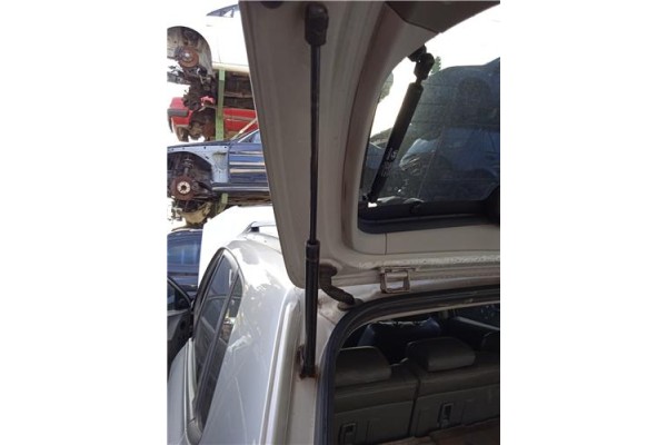 Recambio de amortiguador porton para hyundai tucson (jm) 2.0 crdi referencia OEM IAM 817712  