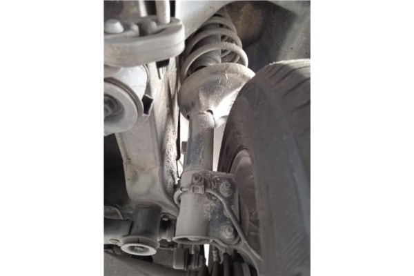 Recambio de amortiguador trasero derecho para hyundai tucson (jm) 2.0 crdi referencia OEM IAM 553612E501  