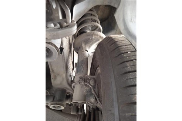 Recambio de amortiguador trasero derecho para hyundai tucson (jm) 2.0 crdi referencia OEM IAM 553612E501  