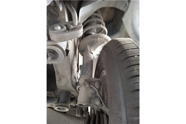 Recambio de amortiguador trasero derecho para hyundai tucson (jm) 2.0 crdi referencia OEM IAM 553612E501  