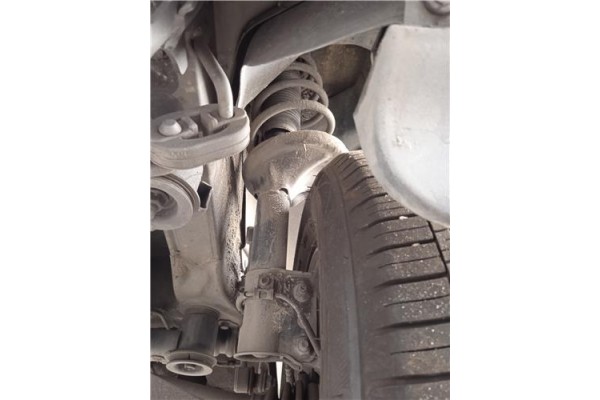 Recambio de amortiguador trasero derecho para hyundai tucson (jm) 2.0 crdi referencia OEM IAM 553612E501  