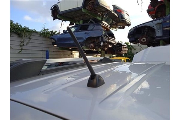 Recambio de antena electrica para hyundai tucson (jm) 2.0 crdi referencia OEM IAM 962632 962502E550 